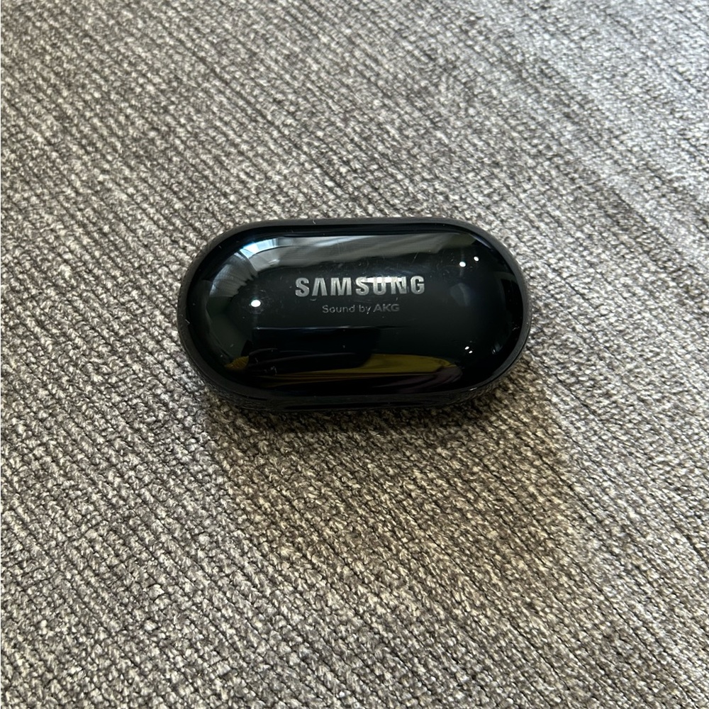 Samsung Earbuds charger CASE ONLY model sm-r175